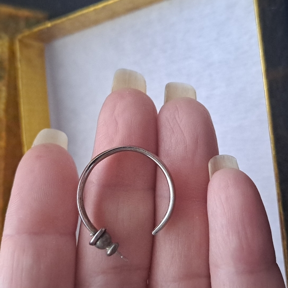 Estate find vintage Silver Earrings postback - Picture 5 of 5